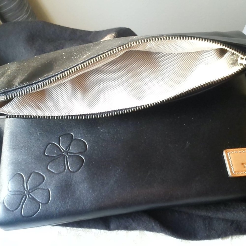 🆕 TUMI Medium Pouch